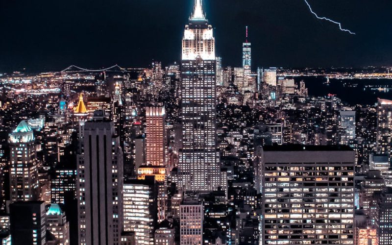 Nueva York: Brechas de Valoración entre Mercados Privados y Públicos